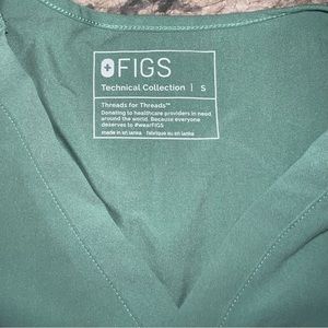 FIGS jade one pocket scrub top- size small